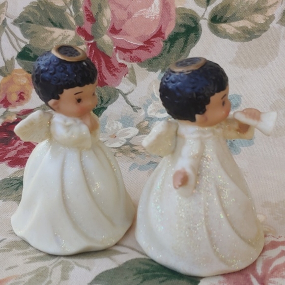 Angelic Holiday Ceramic Bells Set of Two Angels 3.5" Tall - Picture 12 of 16